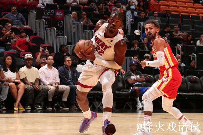 吹杨12+15老鹰4连胜送鹈鹕9连败 绿军大胜热火