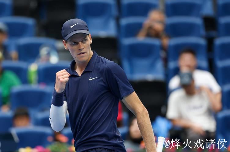 中网综述：辛纳捧杯 女单赛场意外频发